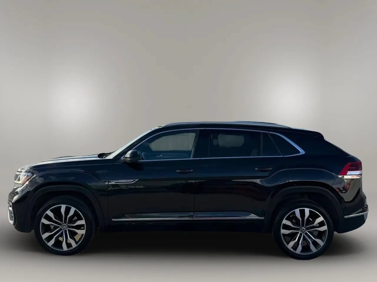Used 2020 Volkswagen Atlas Cross Sport SEL Premium R-Line w/ Cross Sport MDO Package AWD/4WD image 5