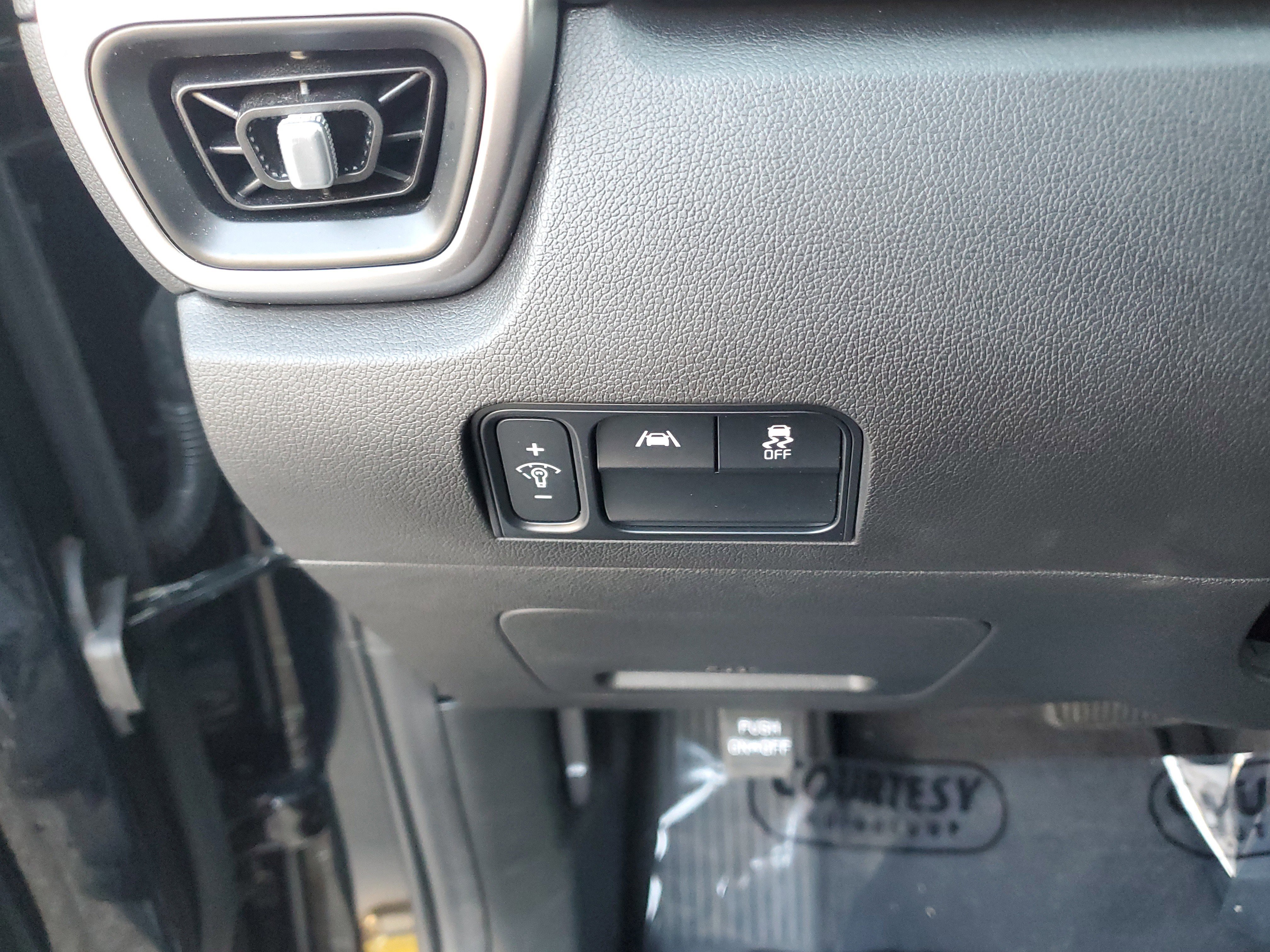 Certified 2023 Kia Sorento LX image 31