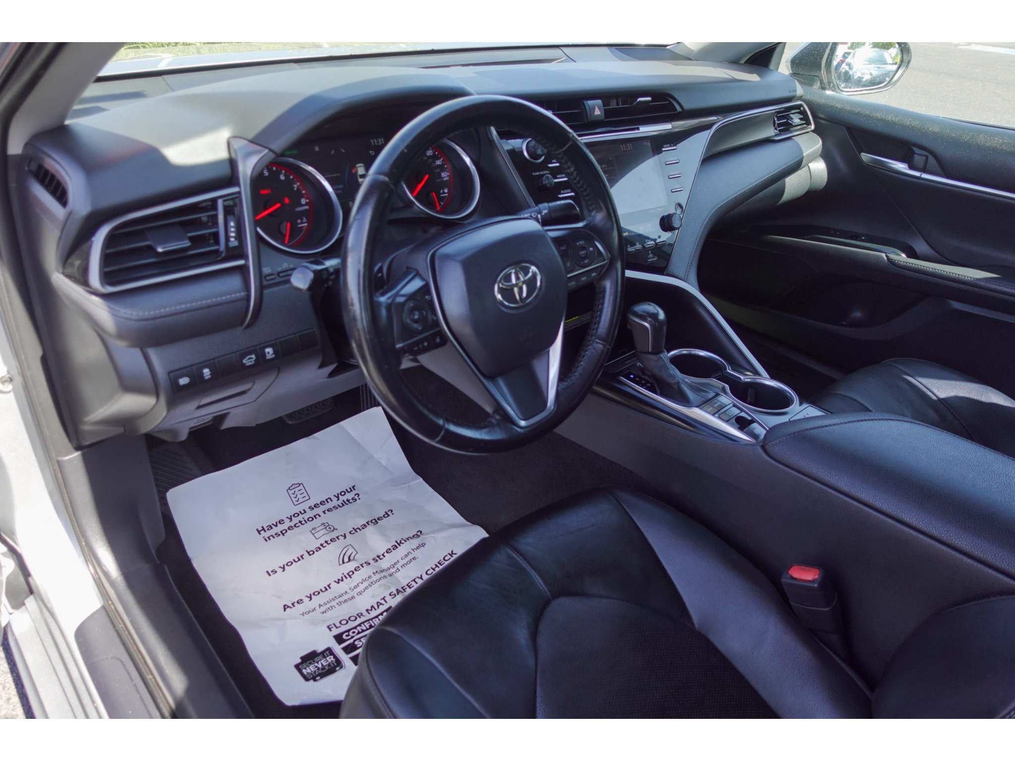 Used 2020 Toyota Camry XSE FWD image 9