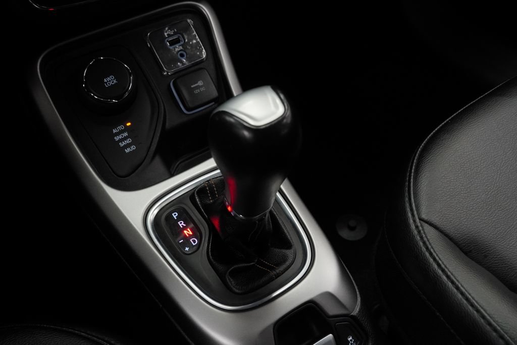 Certified 2020 Jeep Compass Latitude AWD/4WD image 37