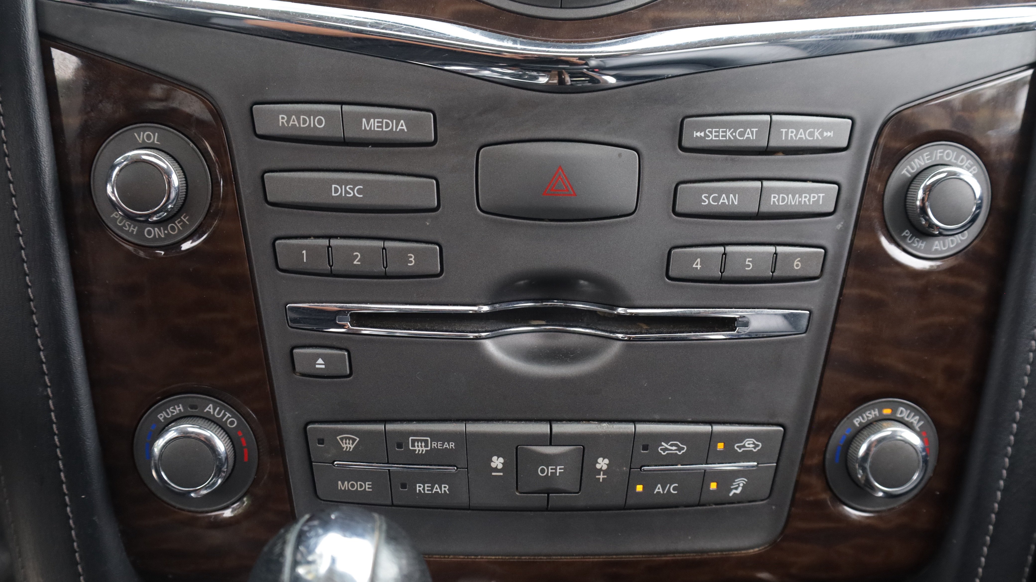 Used 2019 Nissan Armada SL w/ Premium Package RWD image 9