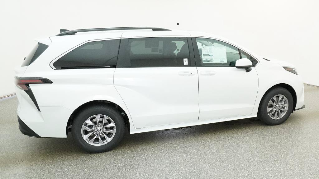 New 2026 Toyota Sienna XLE FWD image 13