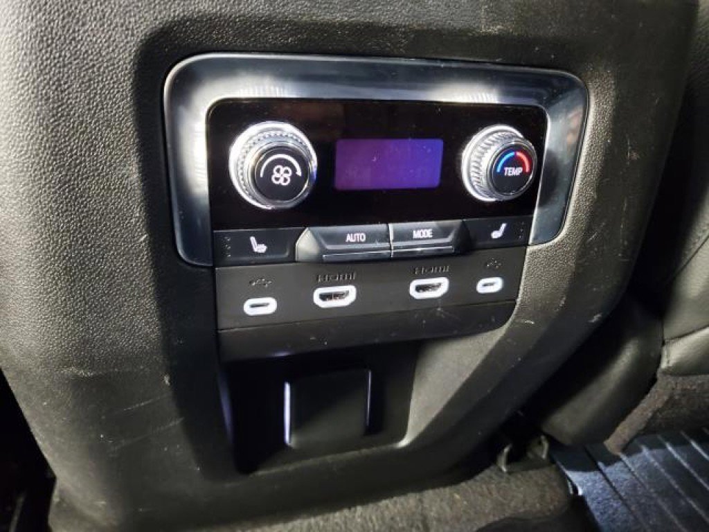 Used 2021 GMC Yukon Denali w/ Denali Premium Package image 15