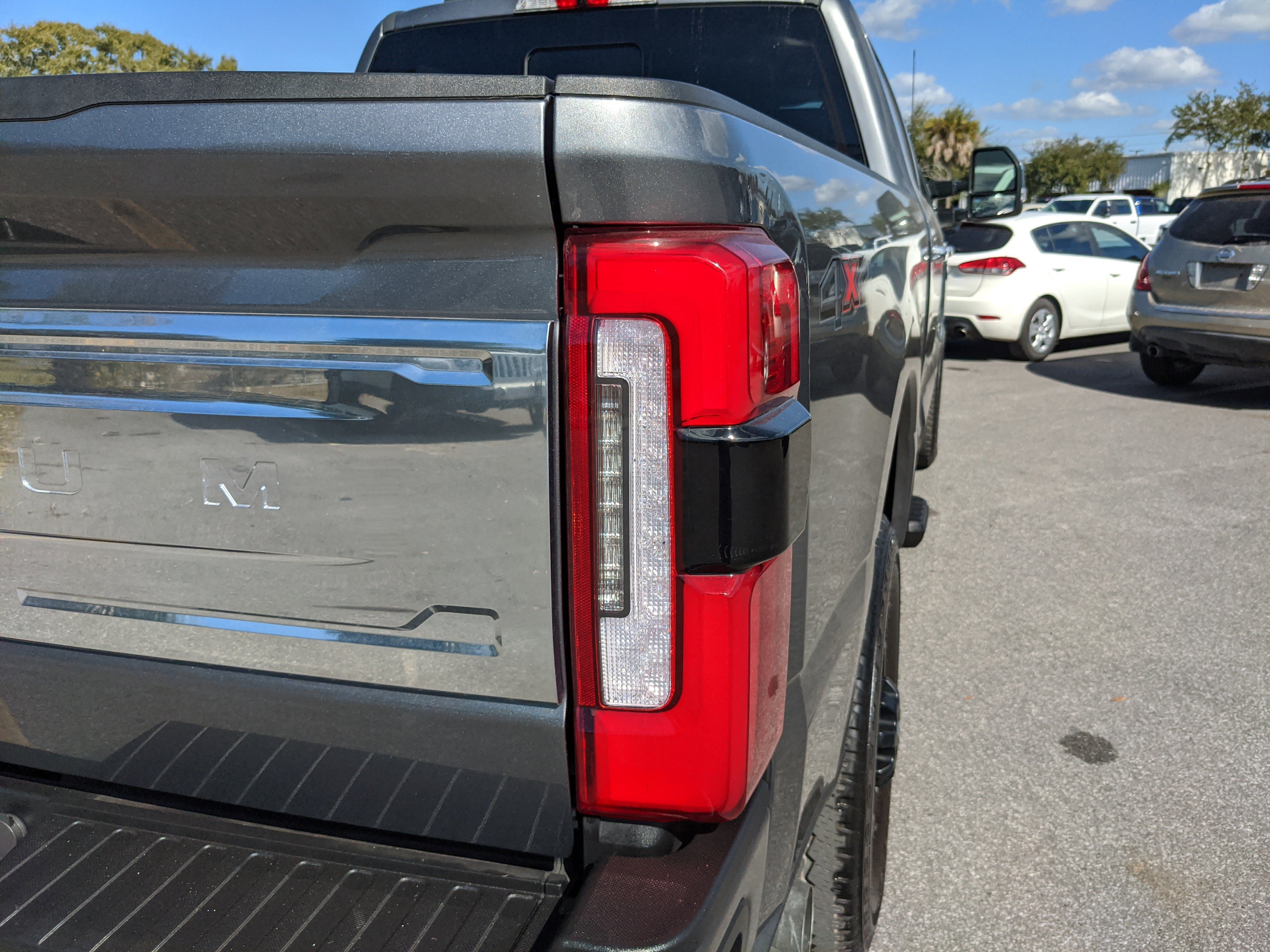 Used 2024 Ford F250 Platinum image 14