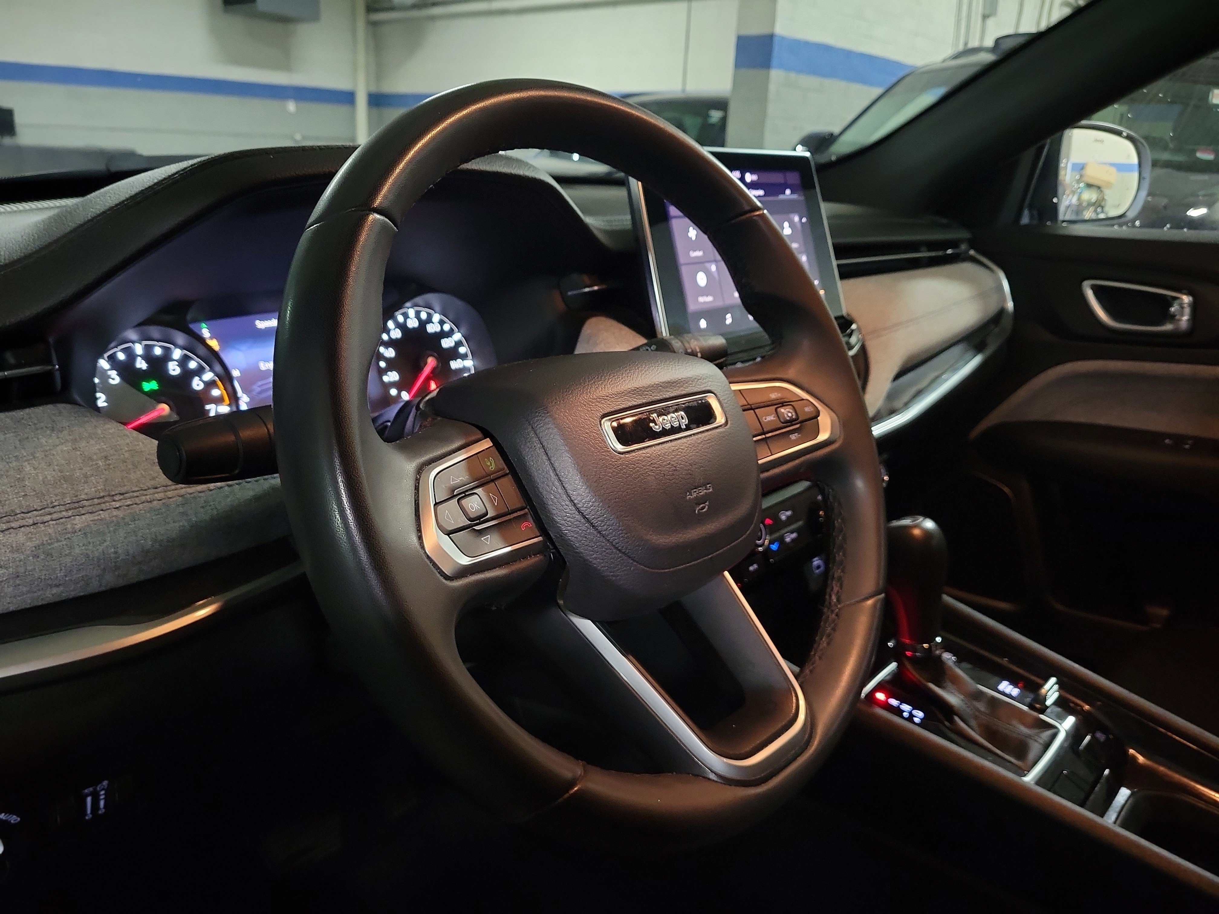 Used 2024 Jeep Compass Latitude AWD/4WD image 13