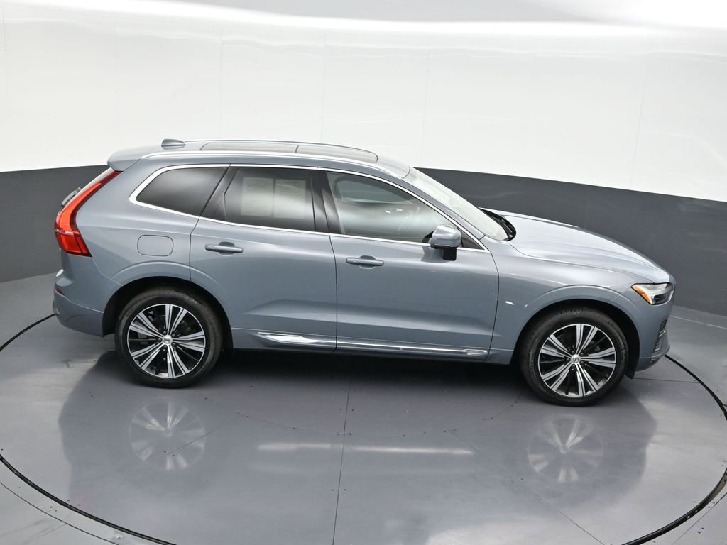 Used 2022 Volvo XC60 B5 Inscription image 21