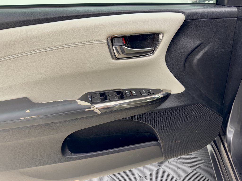 Used 2016 Toyota Avalon XLE FWD image 14