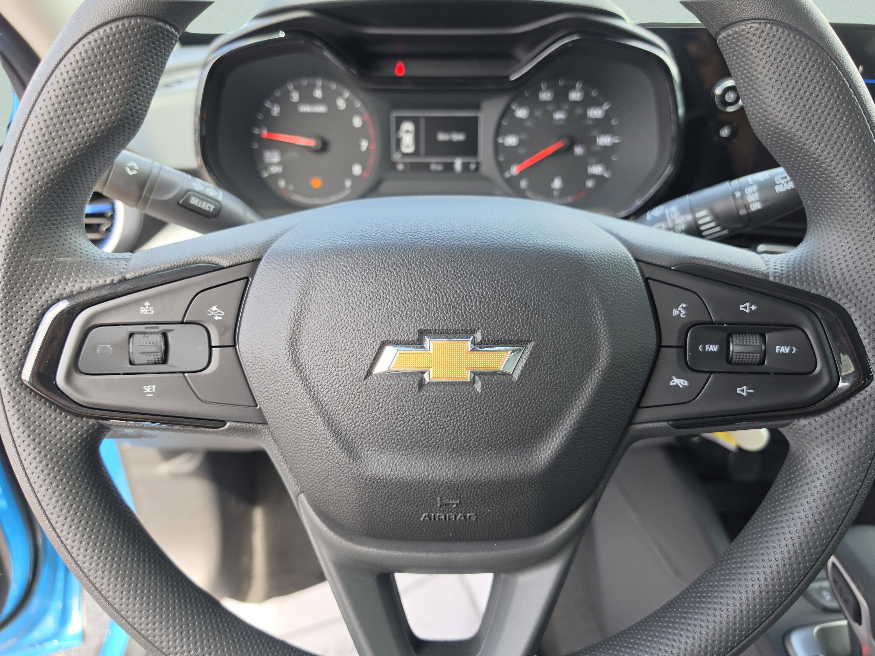 New 2026 Chevrolet Trax LS w/ LS Convenience Package FWD image 31