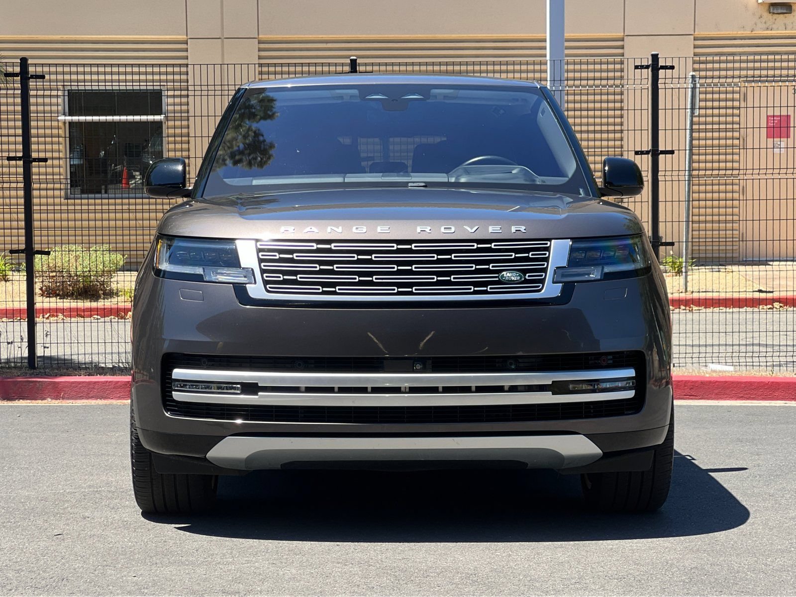 Used 2023 Land Rover Range Rover Long Wheelbase Autobiography AWD/4WD image 9