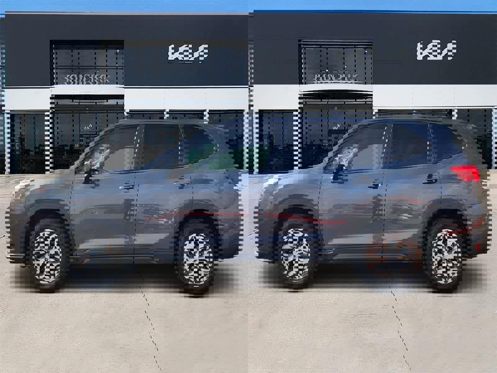 Used 2023 Subaru Forester Premium image 4