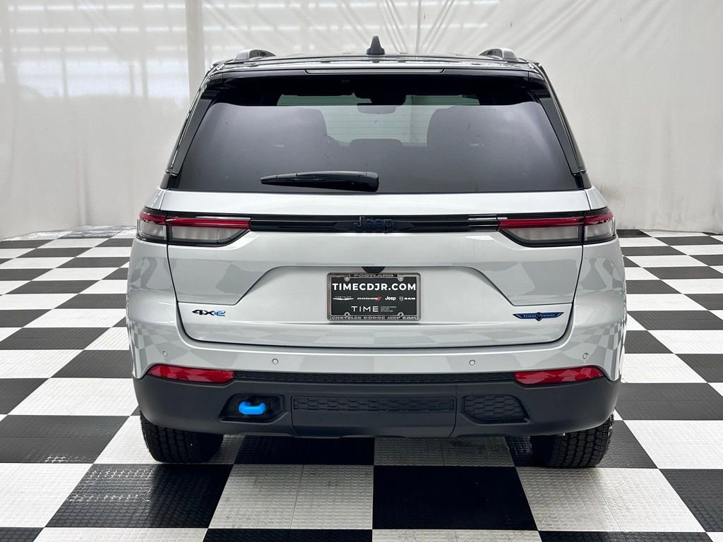 New 2025 Jeep Grand Cherokee Trailhawk w/ Advanced Protech Group II image 8