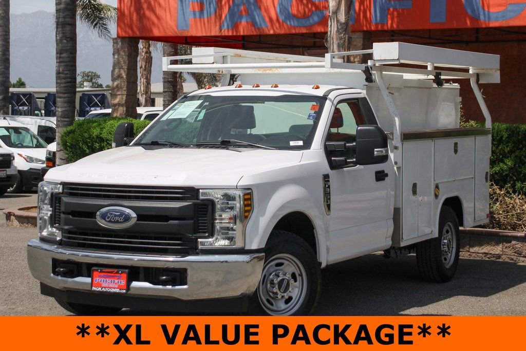 Used 2018 Ford F350 XL w/ Power Equipment Group RWD image 4