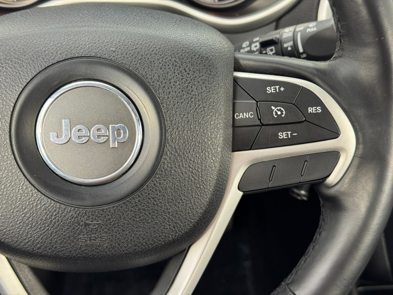 Used 2017 Jeep Cherokee Trailhawk w/ Cold Weather Group image 20