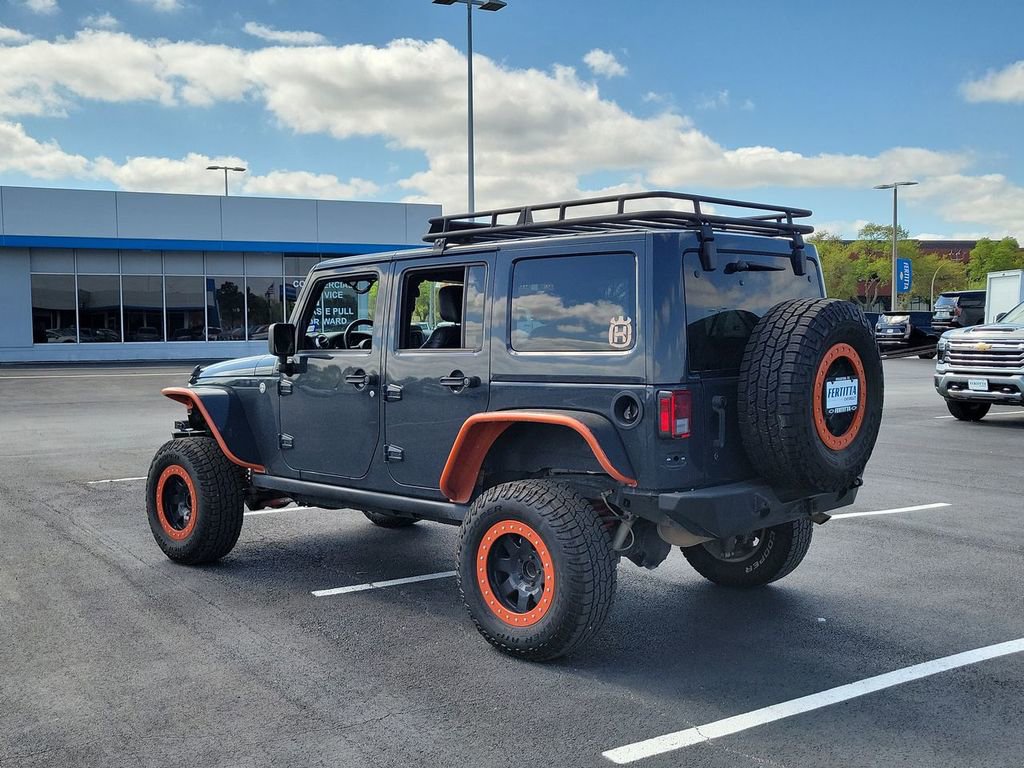Used 2016 Jeep Wrangler Unlimited Rubicon w/ Connectivity Group image 15