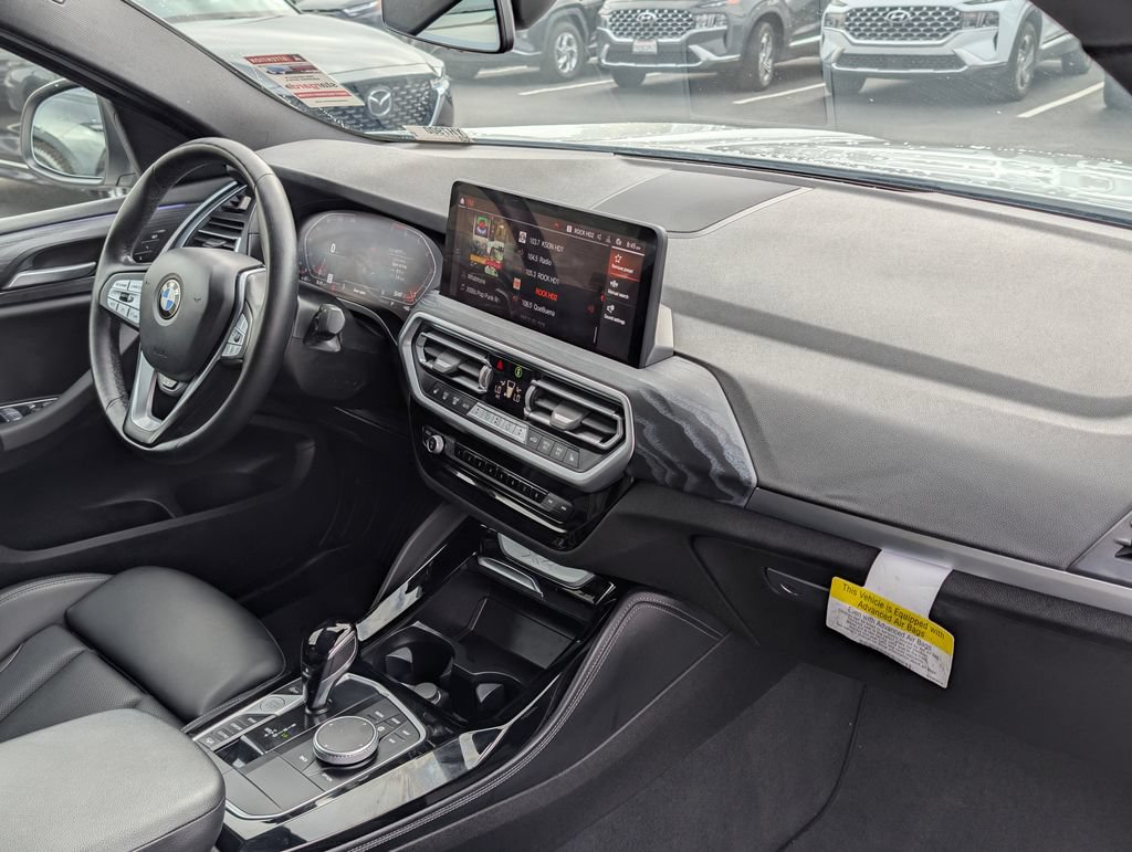 Used 2022 BMW X4 xDrive30i w/ Parking Assistance Package AWD/4WD image 9