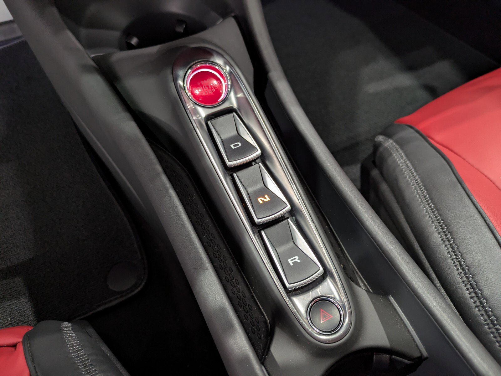 Used 2023 McLaren Artura image 14