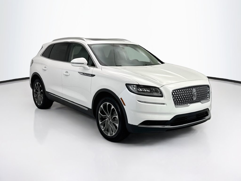Used 2023 Lincoln Nautilus Reserve w/ Luxury Package AWD/4WD image 3