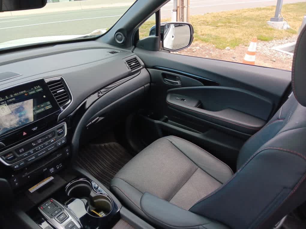 Used 2021 Honda Pilot Black Edition image 12
