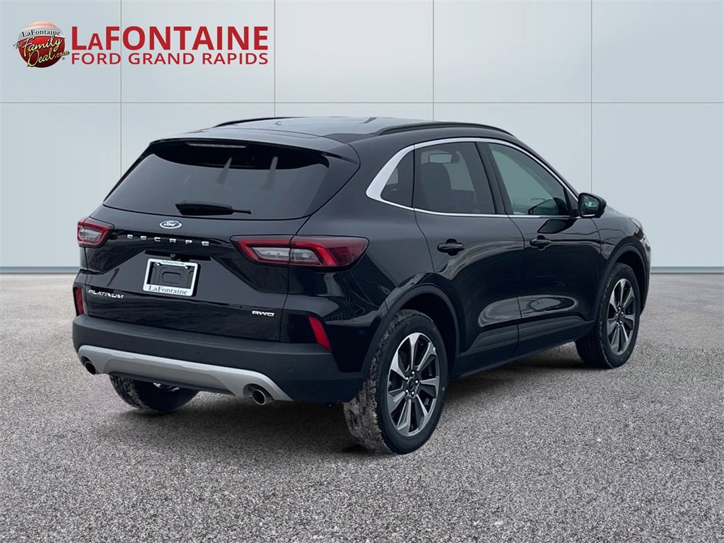 Used 2024 Ford Escape Platinum image 7