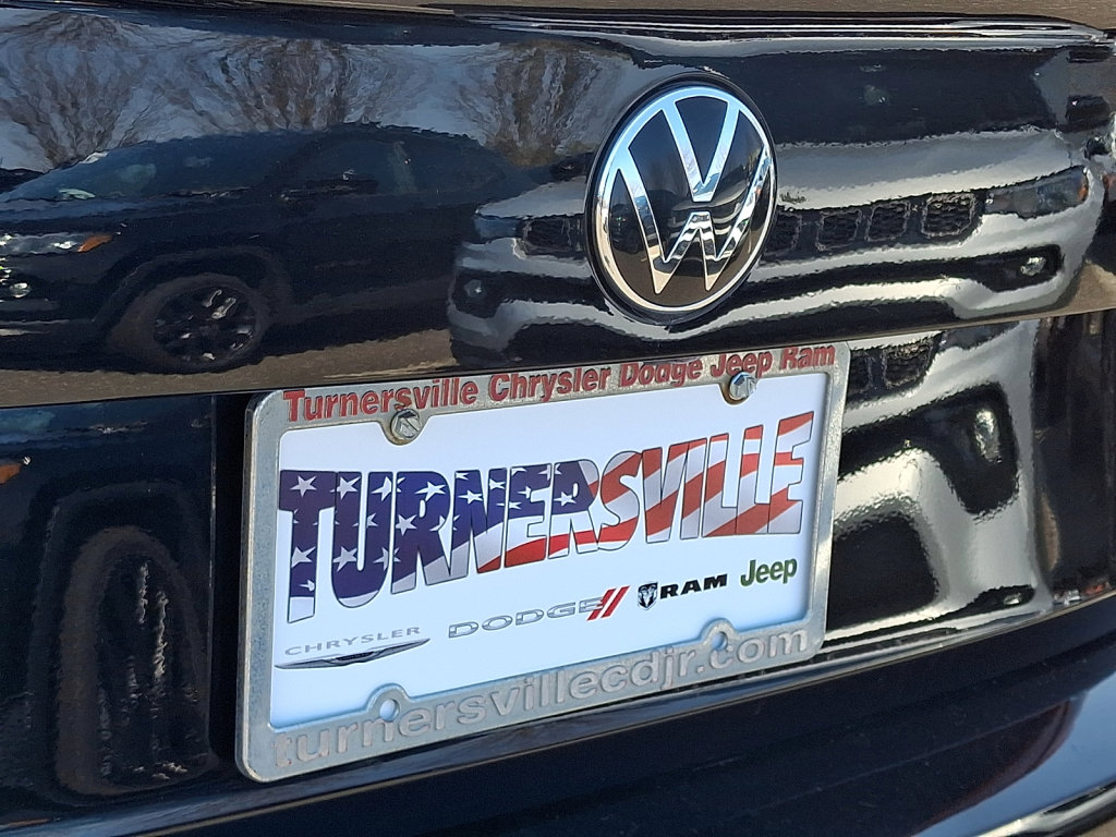 Used 2024 Volkswagen Jetta SE image 17