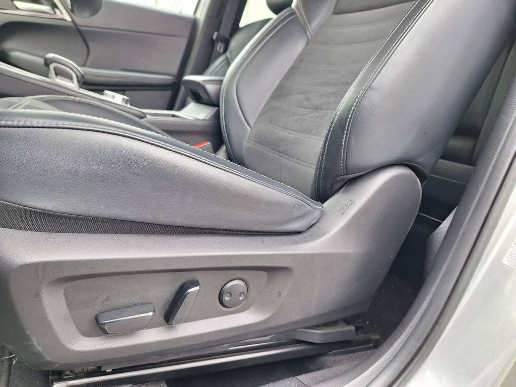 Used 2024 Mitsubishi Outlander SE Black Edition image 10