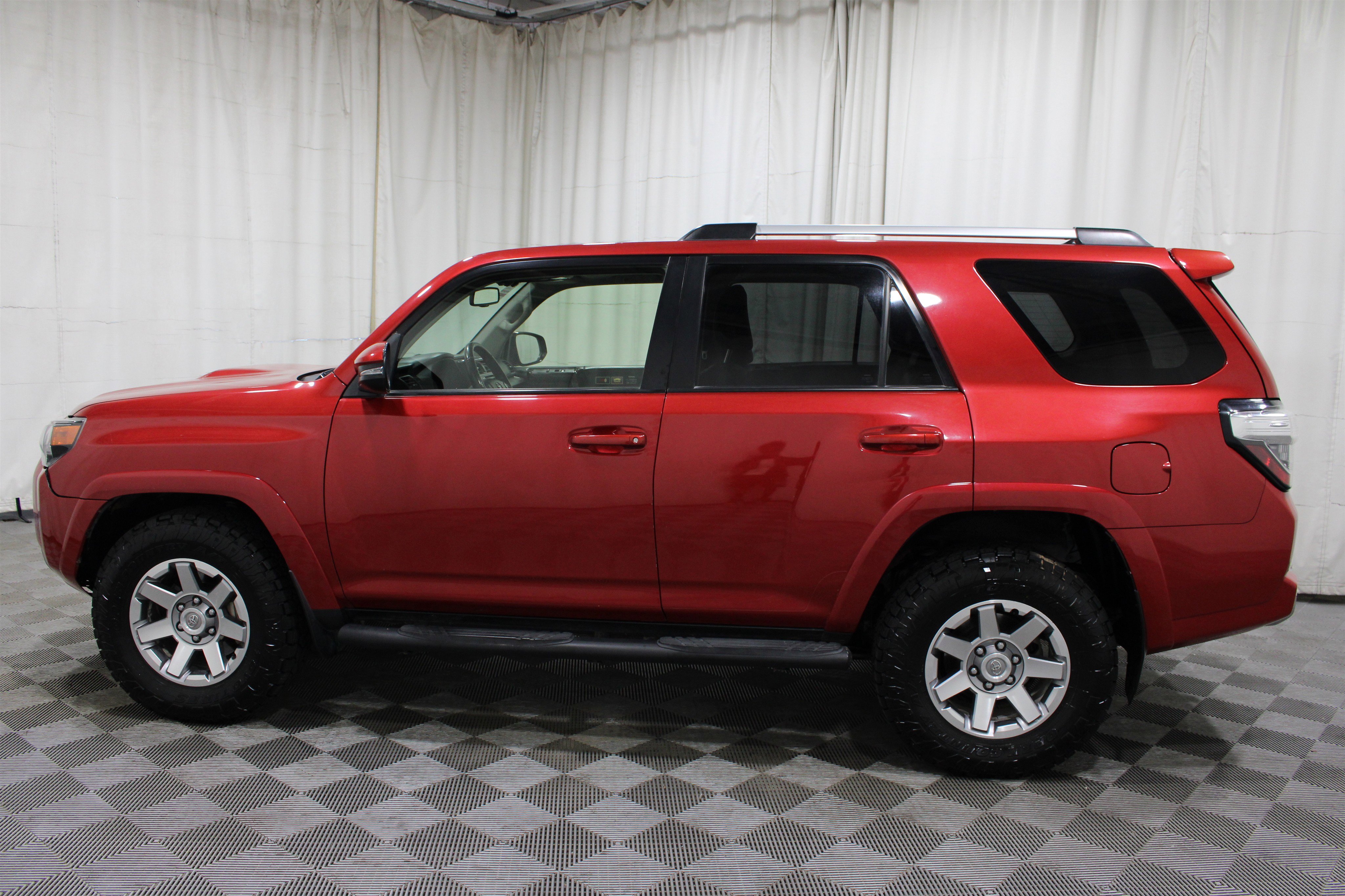 Used 2016 Toyota 4Runner Trail Premium AWD/4WD image 31