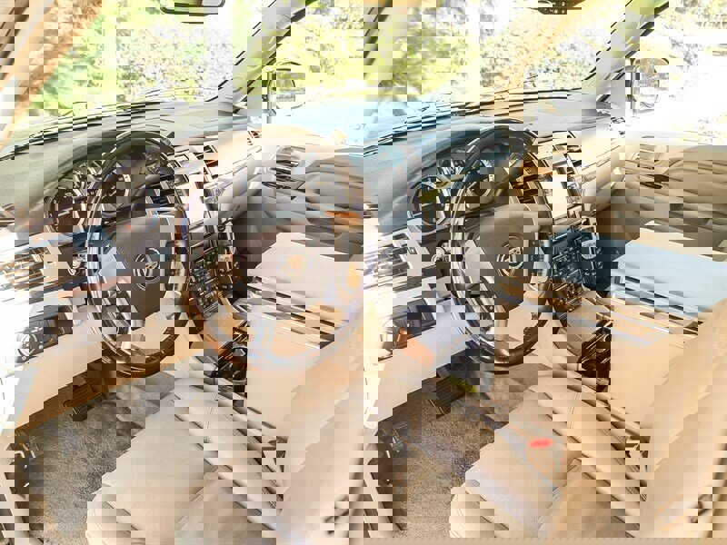 Used 2014 Cadillac Escalade ESV Premium AWD/4WD image 36