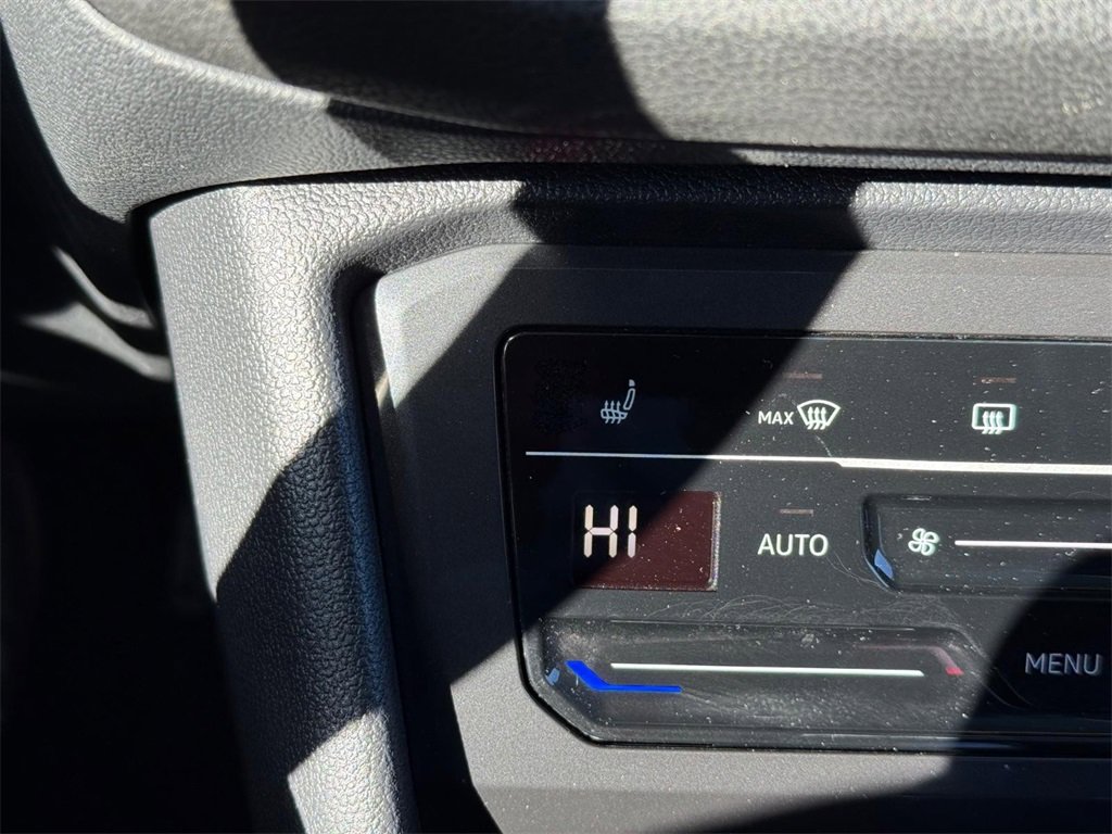 Certified 2023 Volkswagen Tiguan SE w/ Panoramic Sunroof Package image 20