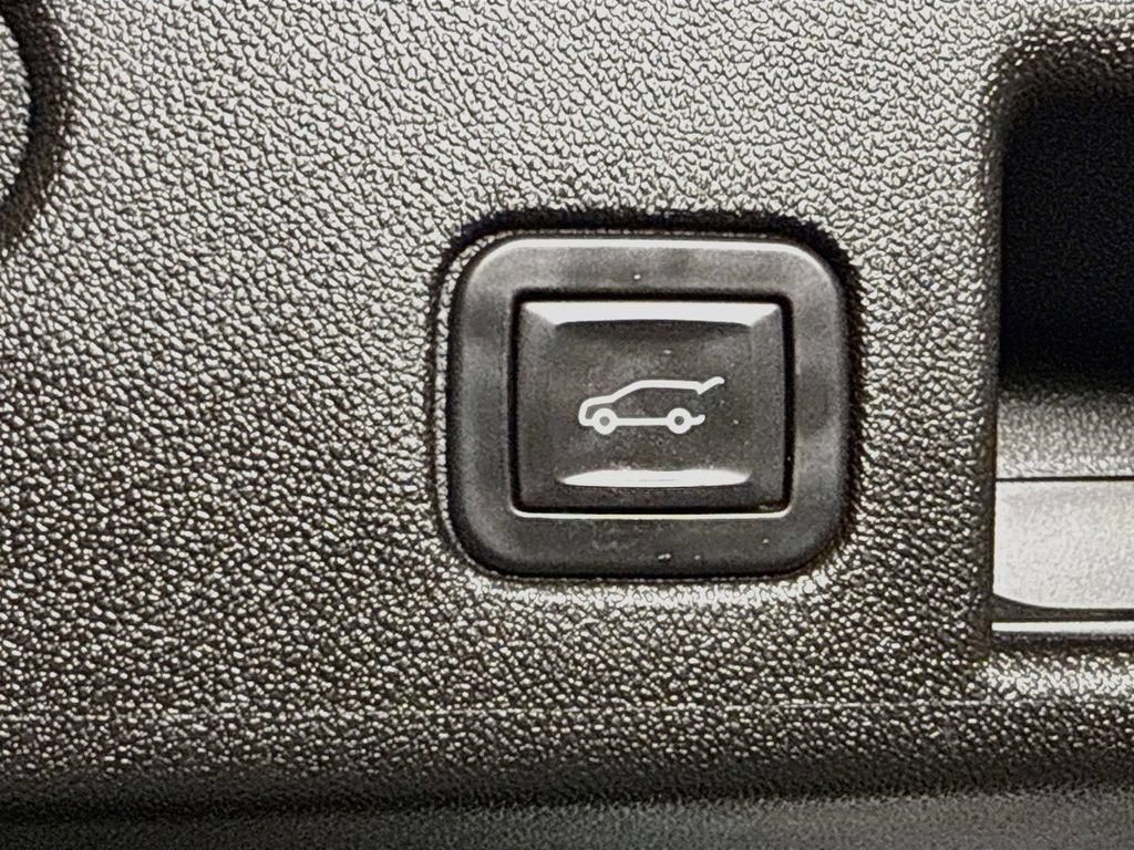 Used 2018 Chevrolet Equinox LT FWD image 27