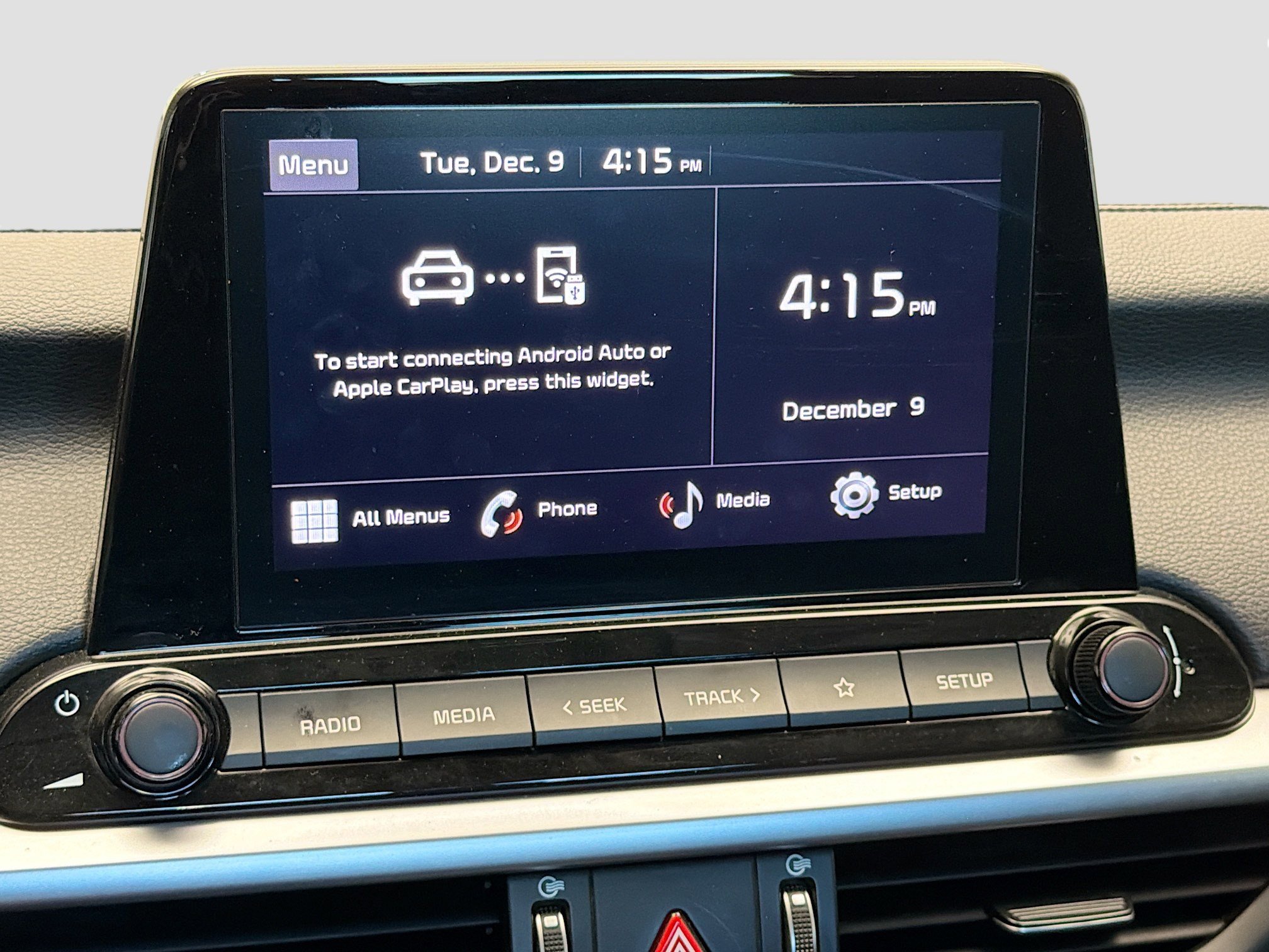 Used 2024 Kia Forte LXS image 9