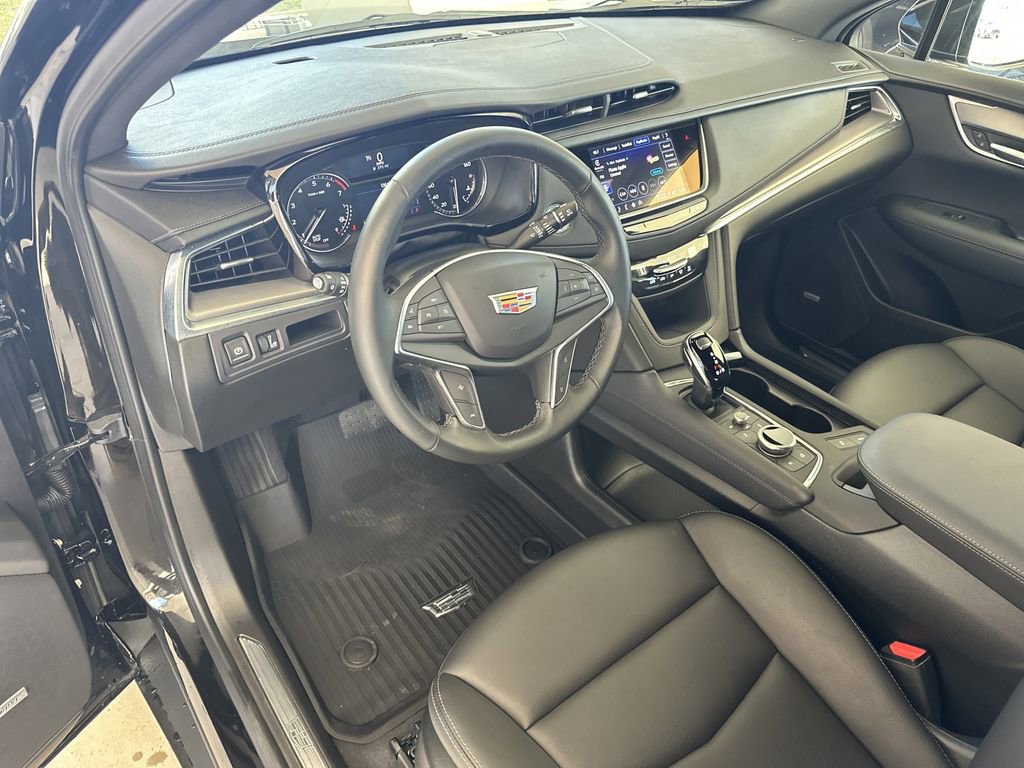 New 2025 Cadillac XT5 Luxury w/ LPO, Floor Liner Package FWD image 10