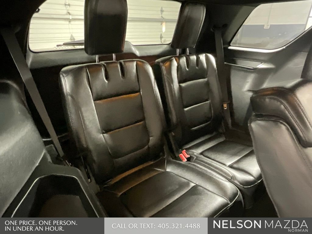 Used 2018 Ford Explorer XLT w/ Equipment Group 202A FWD image 31