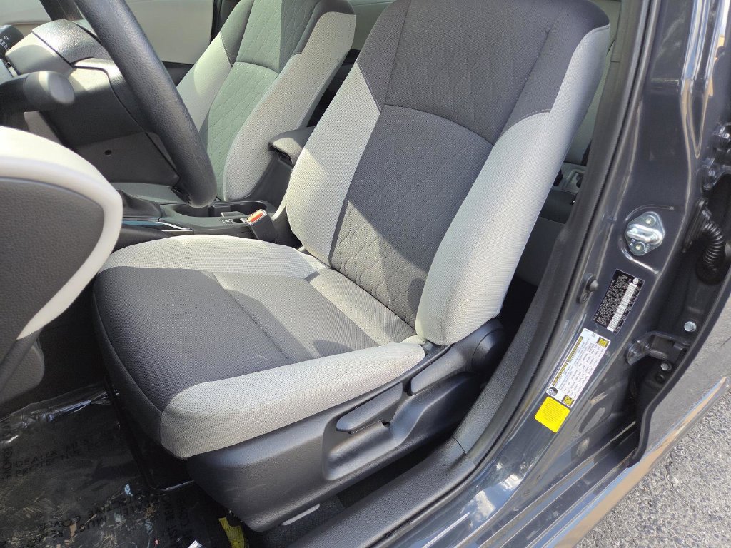 Used 2025 Toyota Corolla LE w/ Convenience Package FWD image 19