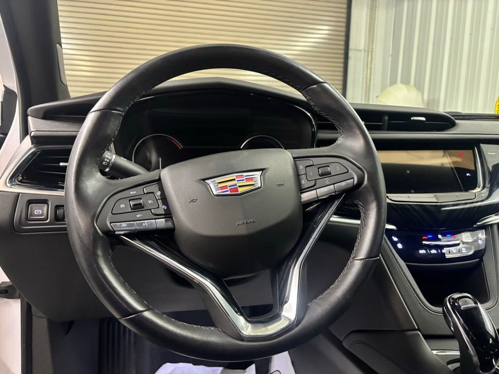 Certified 2025 Cadillac XT6 Premium Luxury image 11