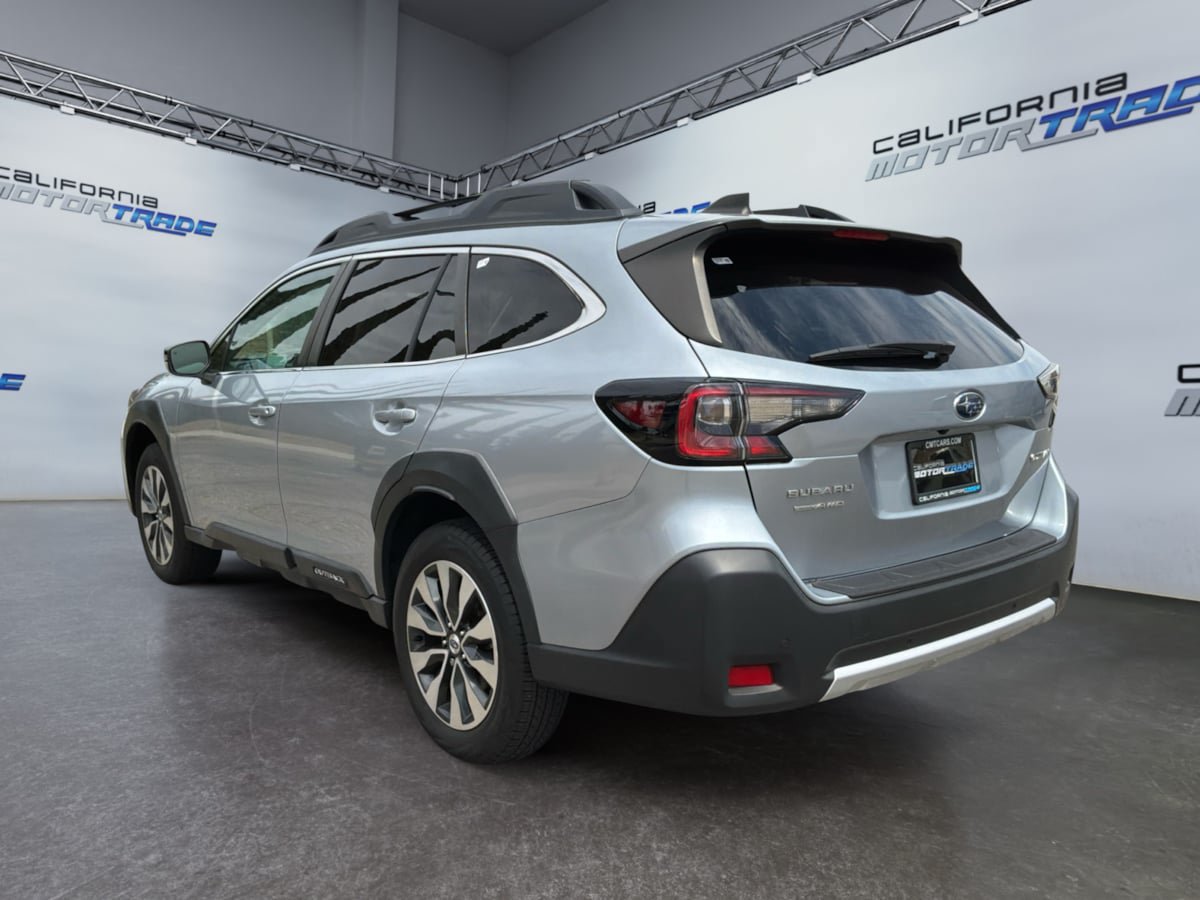 Used 2023 Subaru Outback Limited AWD/4WD image 7
