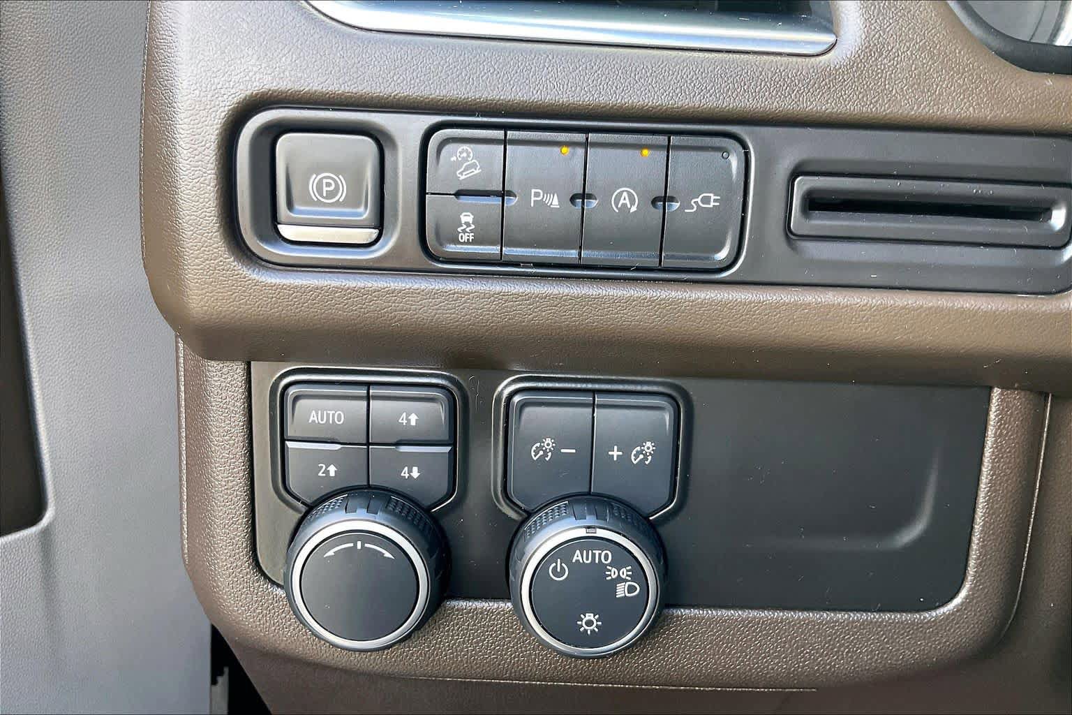 Used 2021 Chevrolet Tahoe Z71 AWD/4WD image 13