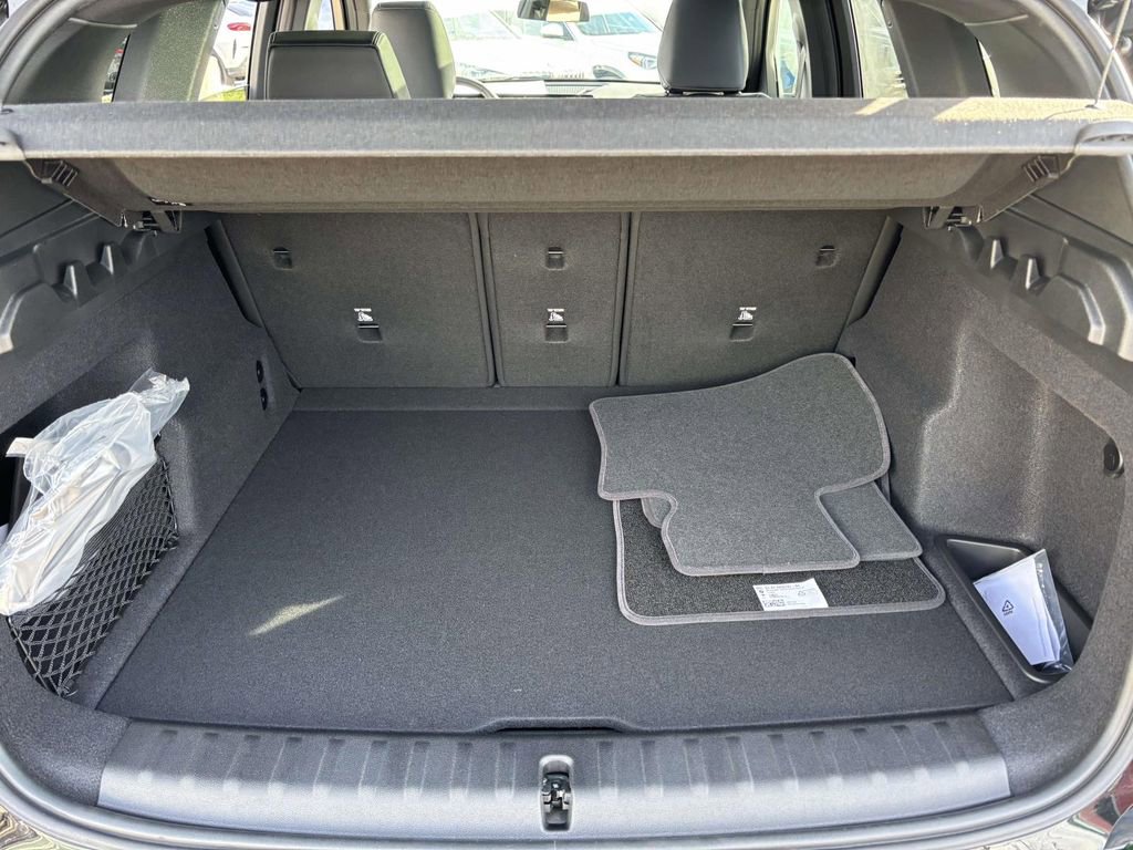 New 2026 BMW X1 xDrive28i w/ Convenience Package image 9