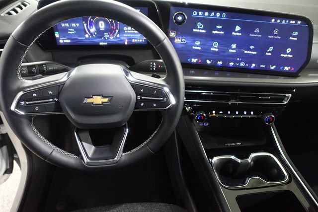 Used 2026 Chevrolet Traverse LT w/ Driver Confidence Package FWD image 12