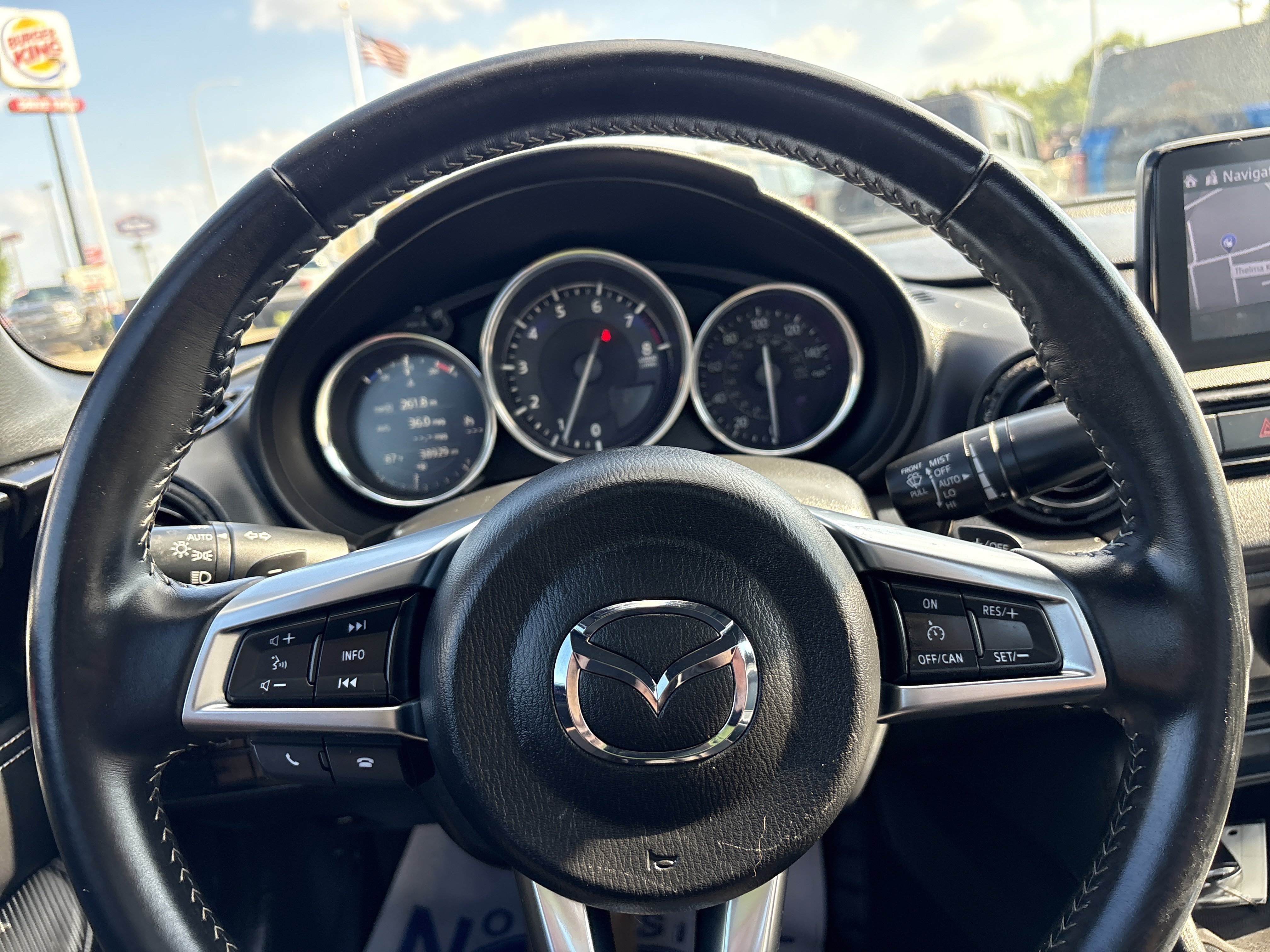 Used 2023 MAZDA MX-5 Miata Grand Touring RWD image 9