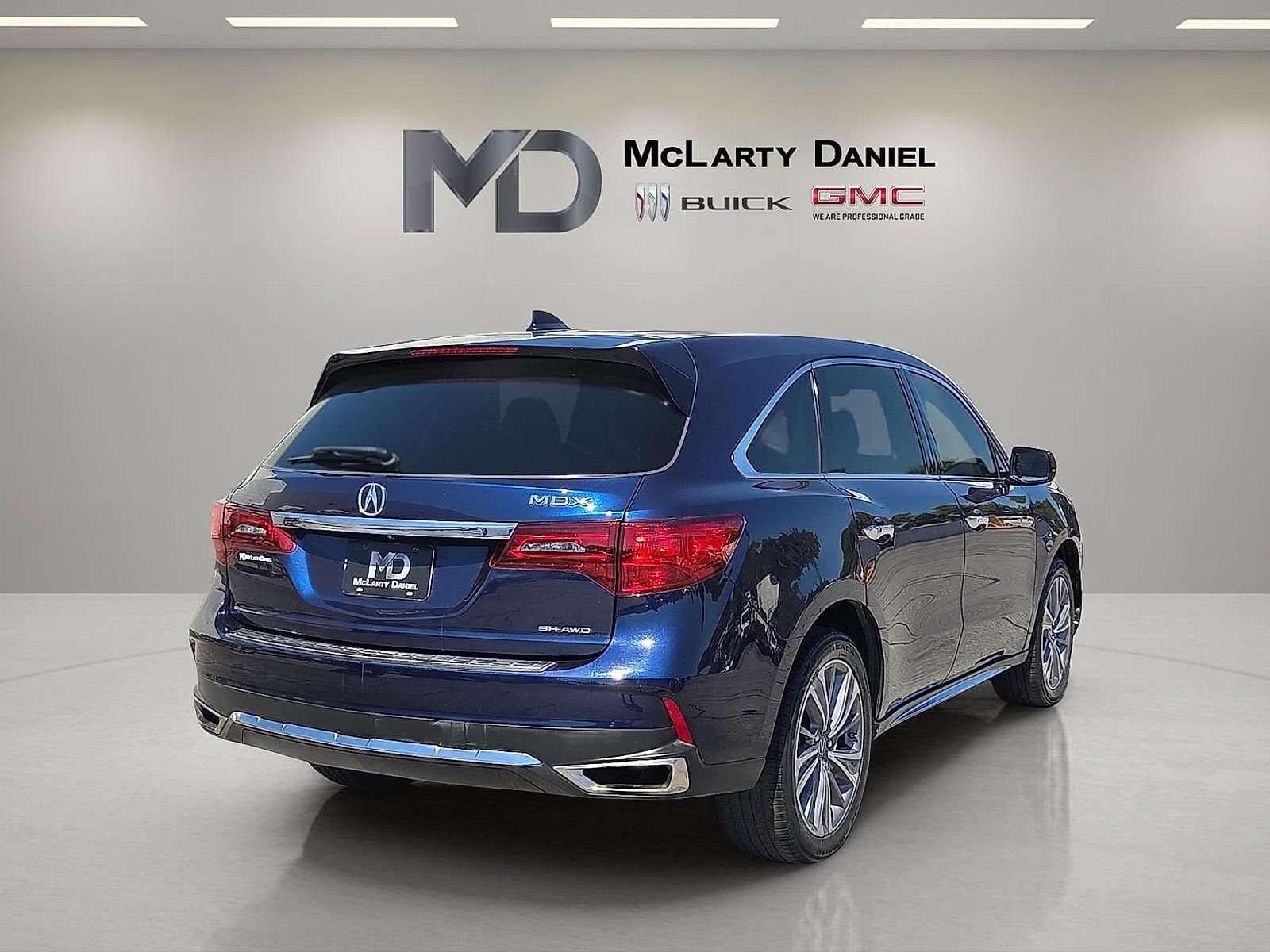 Used 2017 Acura MDX w/ Technology Package AWD/4WD image 14