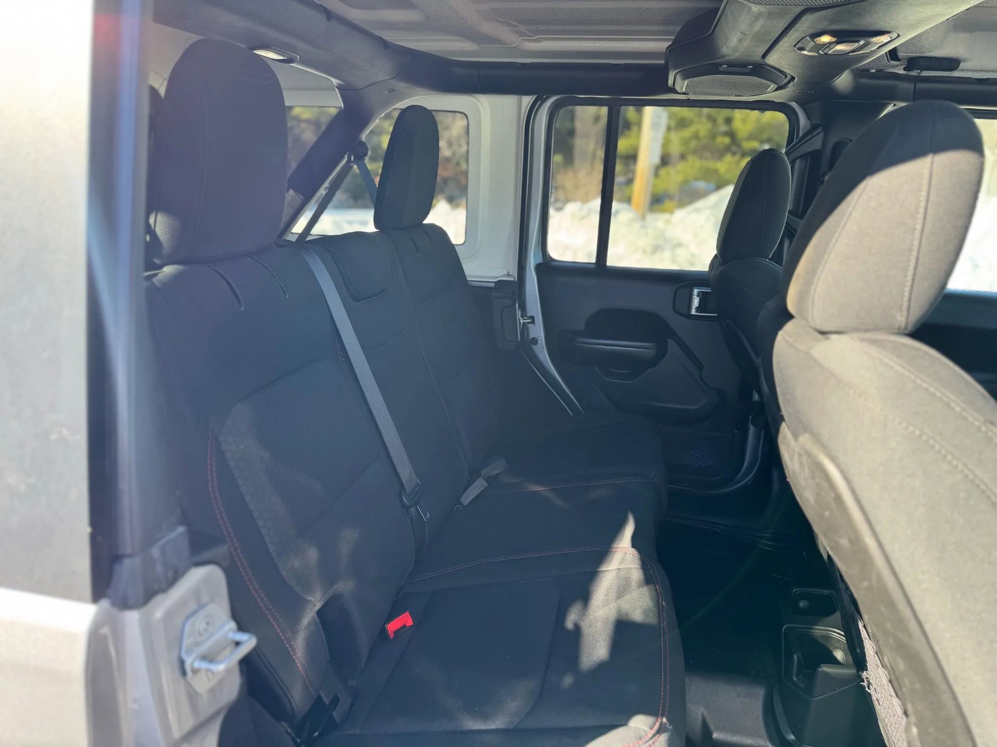 Used 2019 Jeep Wrangler Unlimited Rubicon w/ Cold Weather Group image 21