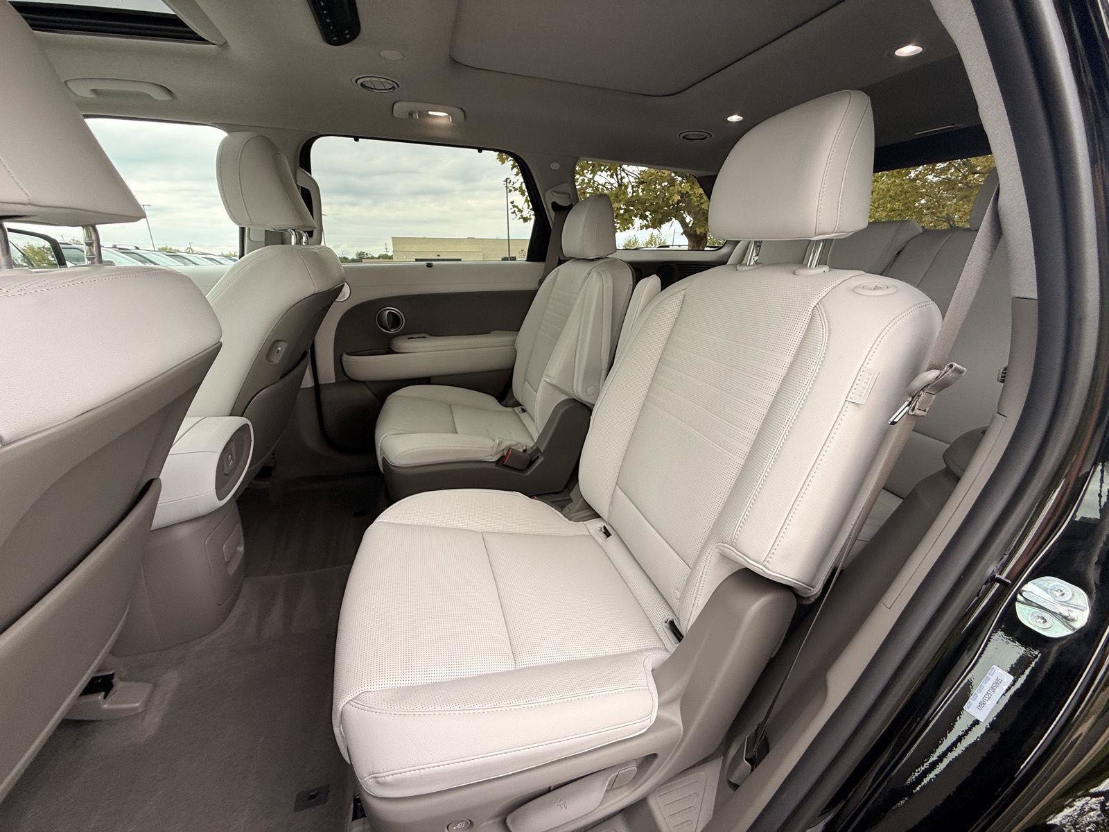 Certified 2026 Hyundai Palisade Limited AWD/4WD image 17