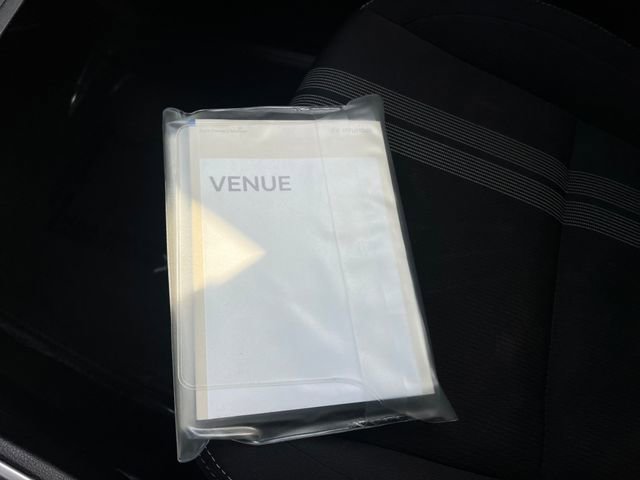 Used 2023 Hyundai Venue SEL image 35