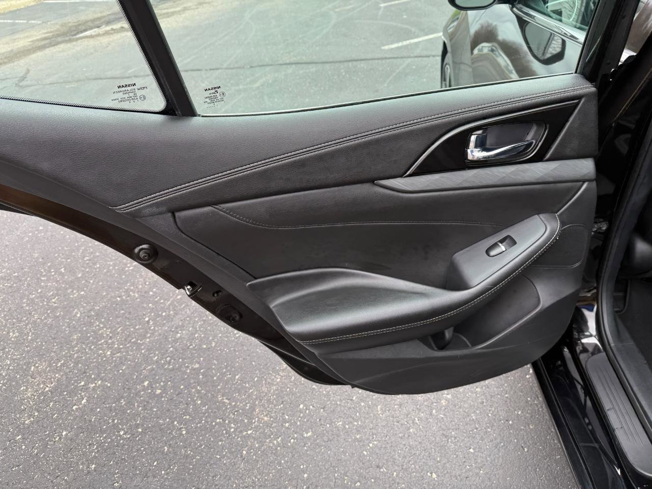Used 2017 Nissan Maxima 3.5 SL image 11