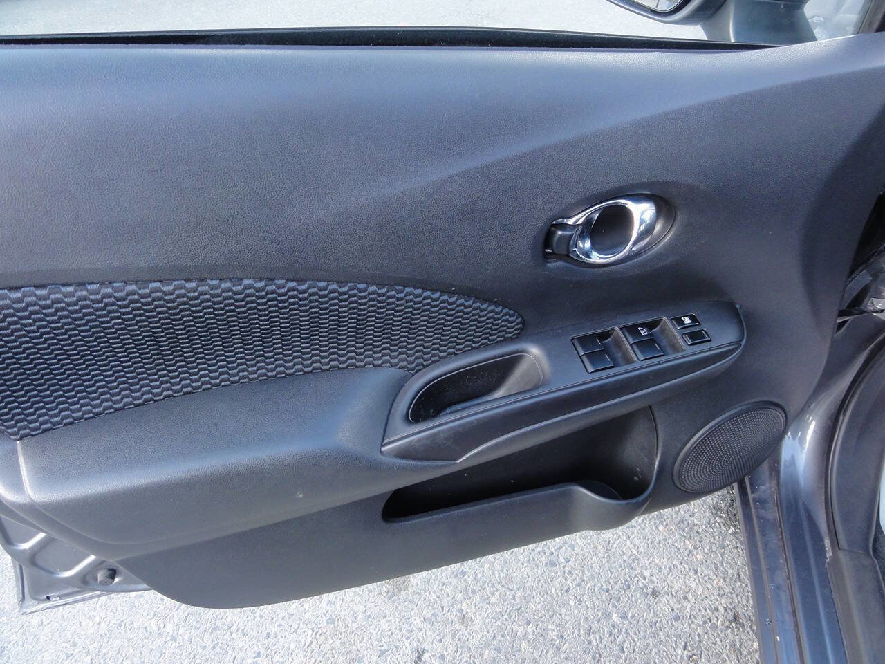 Used 2016 Nissan Versa Note SV image 29