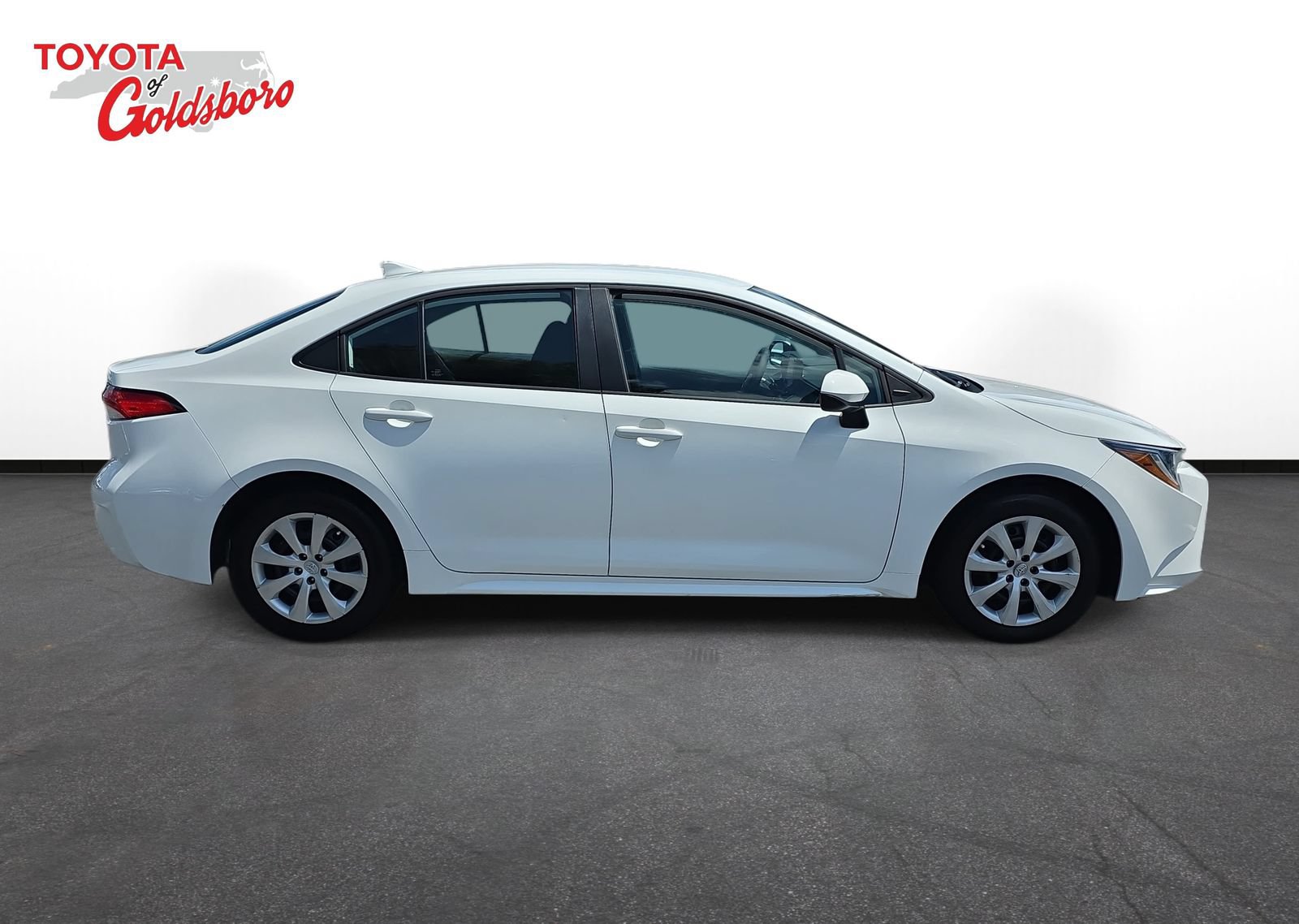 Used 2022 Toyota Corolla LE FWD image 4