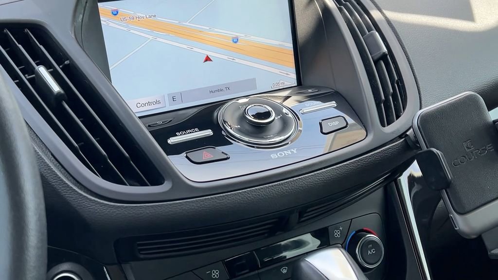 Used 2017 Ford C-MAX Energi Titanium w/ Equipment Group 501A image 28