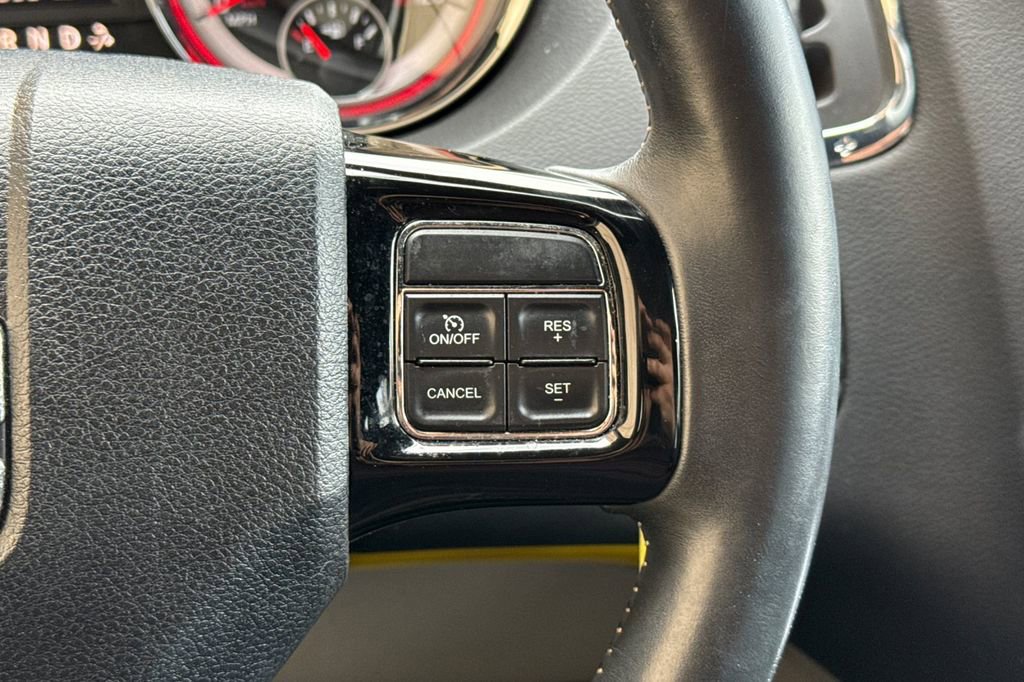 Used 2016 Dodge Grand Caravan SE image 33