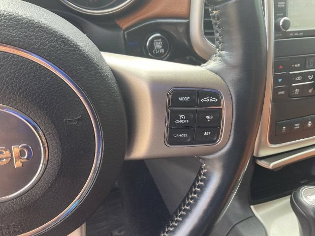 Used 2013 Jeep Grand Cherokee Overland Summit AWD/4WD image 18