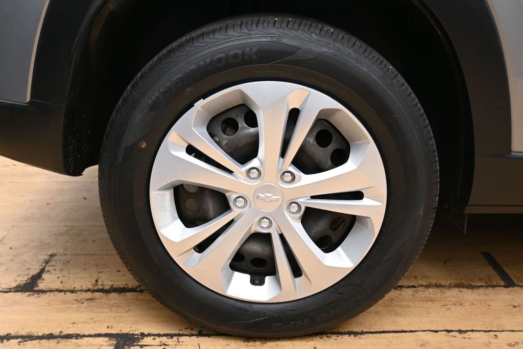 Used 2024 Chevrolet Trax LS w/ Driver Confidence Package FWD image 13
